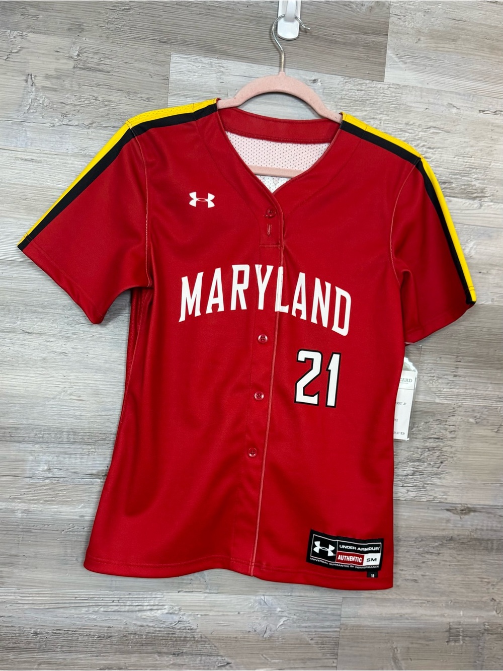 NWT Under Armour Maryland Terrapins Softball Jersey 21 Red Small Faux Placket